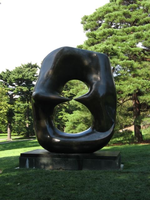 Henry Moore at the Botanical Gardens