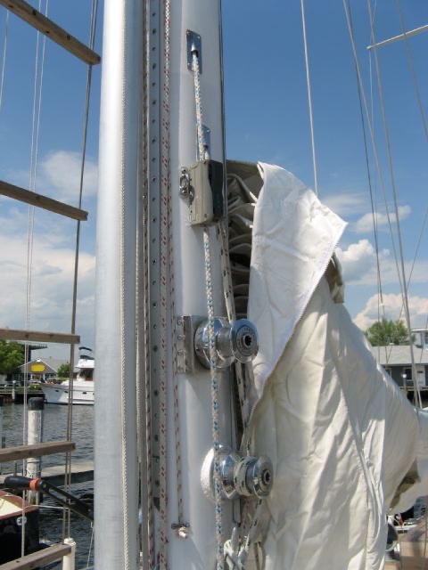The main mast detail