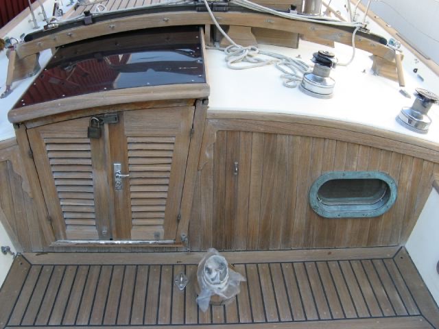 The mizzen mast step
