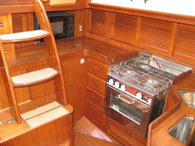 Galley to aft